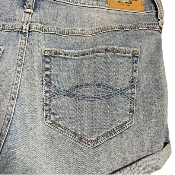 NWT! Abercrombie & fit low waist mid length short - Picture 10 of 12